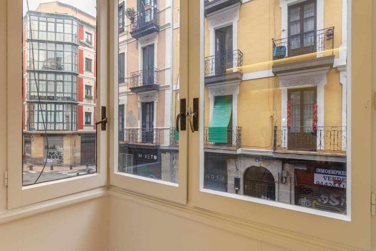 Vivienda Turistica Estilosa En La Zona Vieja Bilbao Exterior photo