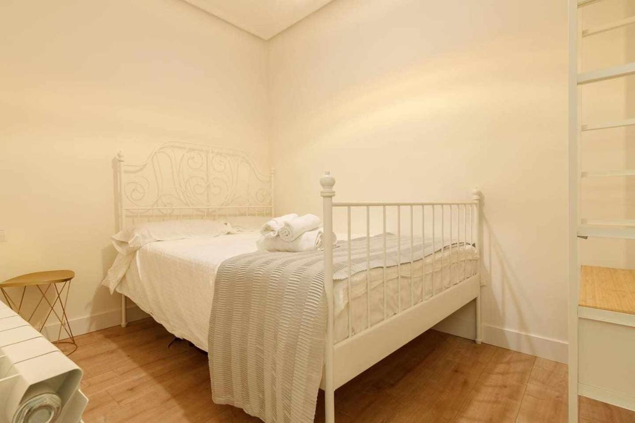 Vivienda Turistica Estilosa En La Zona Vieja Bilbao Exterior photo
